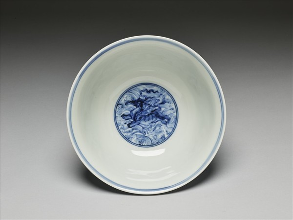 青花海獸紋碗