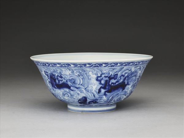青花海獸紋碗