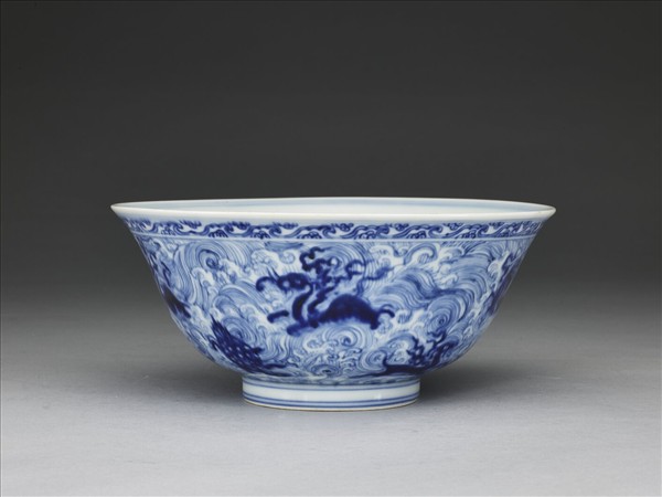 青花海獸紋碗
