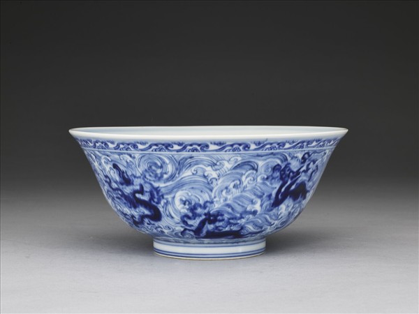 青花海獸紋碗
