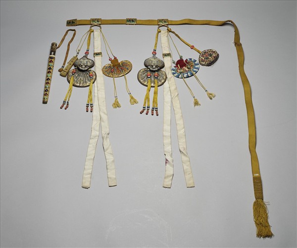 鍍金嵌琺瑯帶扣吉服帶