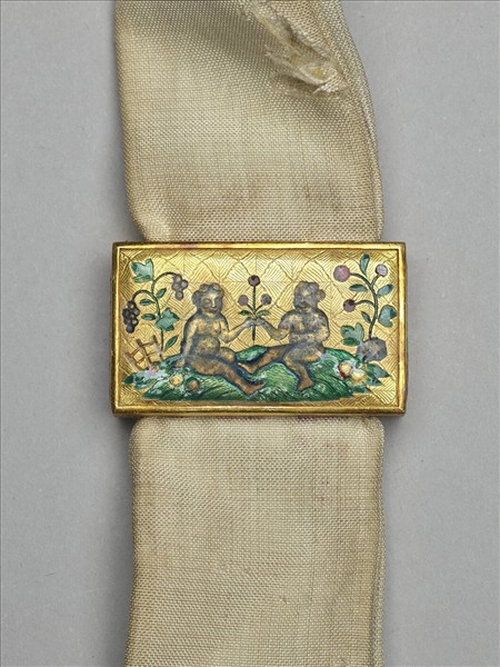 鍍金嵌琺瑯帶扣吉服帶