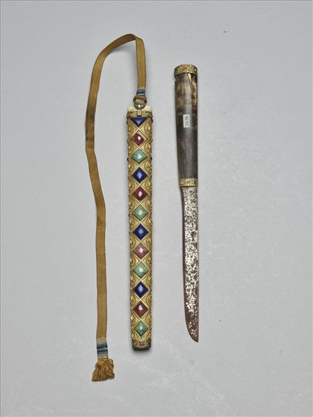 鍍金嵌琺瑯帶扣吉服帶