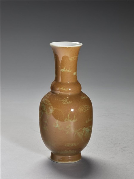 紫金釉劃花龍紋瓶