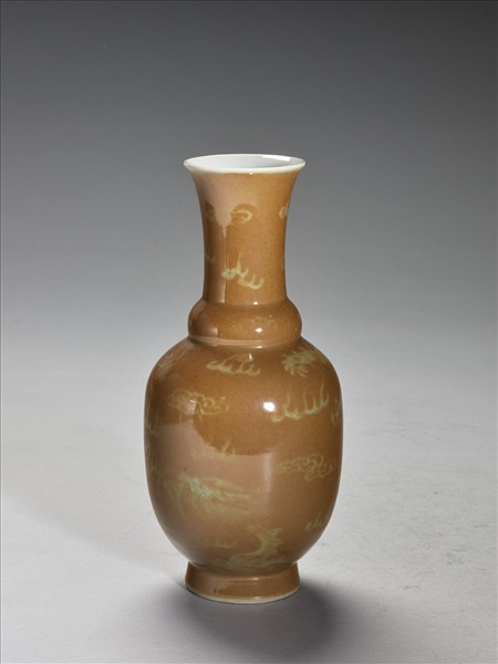 紫金釉劃花龍紋瓶