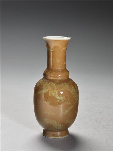 紫金釉劃花龍紋瓶