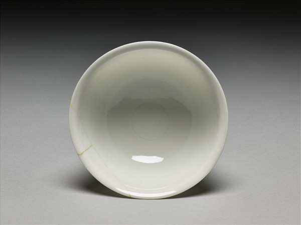 甜白釉雙龍紋碗