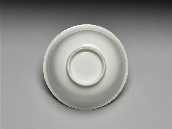 甜白釉雙龍紋碗