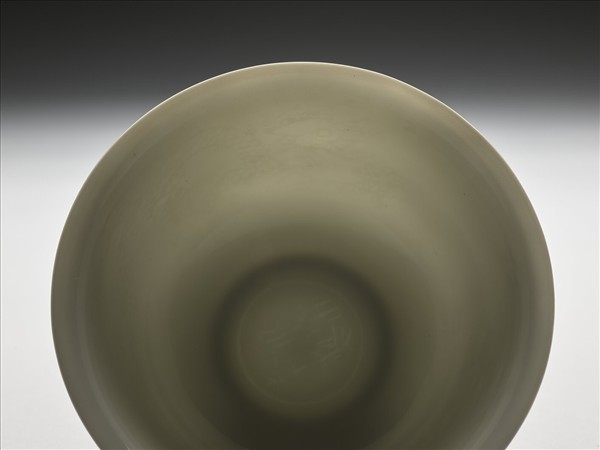 甜白釉雙龍紋碗