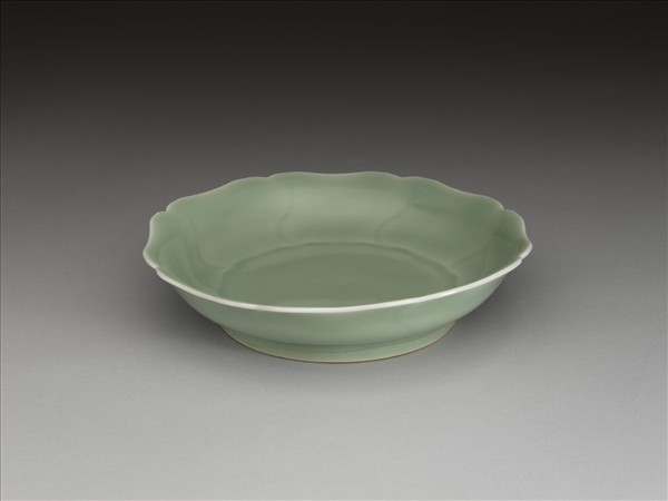 青瓷葵式盤