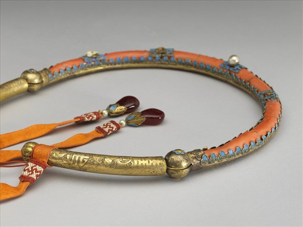 金點翠嵌珊瑚米珠領約