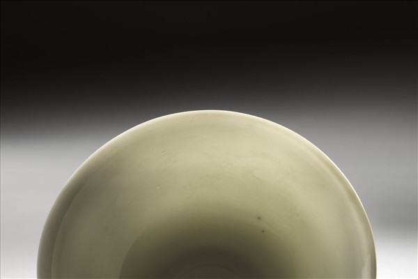 甜白釉雙龍紋碗