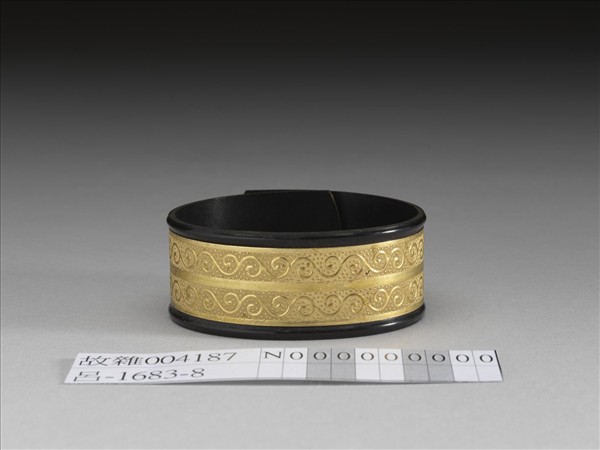 牛角嵌金鐲