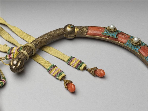 金點翠嵌珊瑚米珠領約