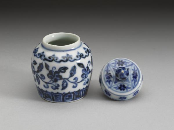 青花轉枝海棠花紋小蓋罐