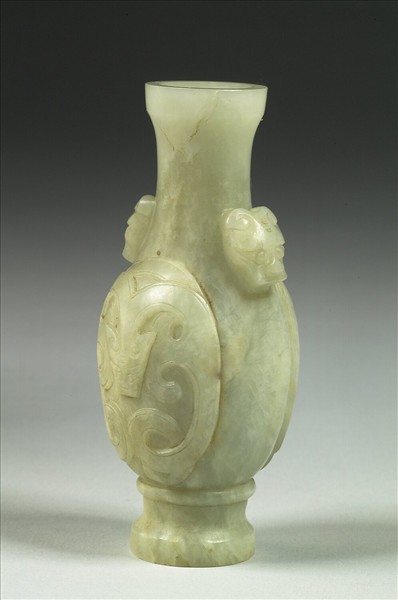 玉龍紋瓶