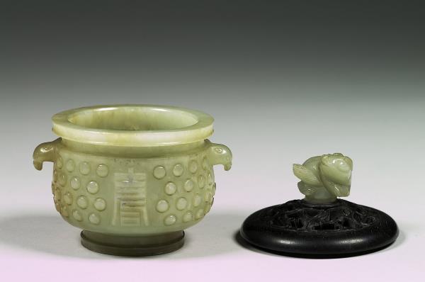 玉壽字乳丁紋簋形爐