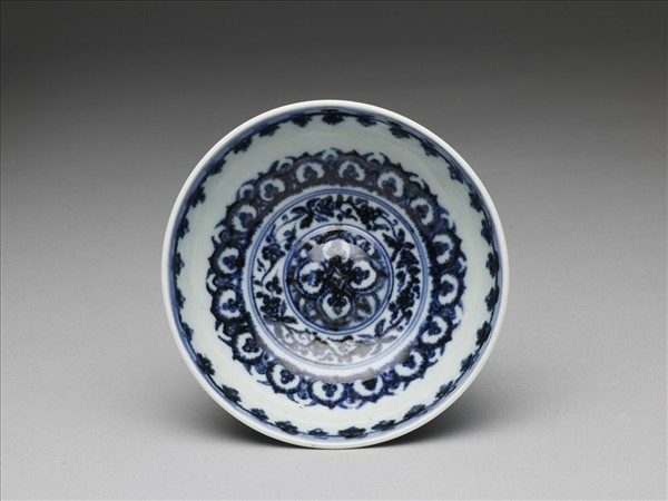 官窯 青花花卉淺碗