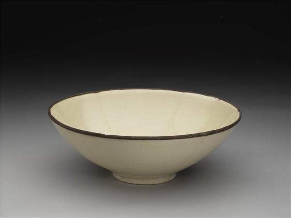 定窯 劃花蓮花葵花式碗