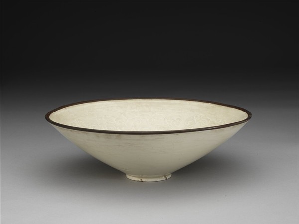 定窯 牙白印花石榴碗