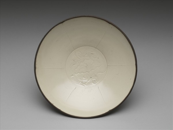 定窯 劃花蓮花葵花式碗