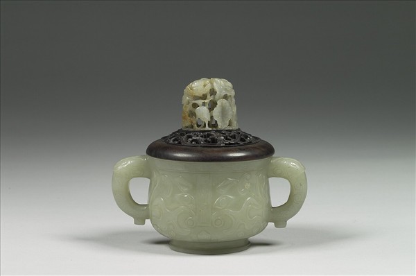 玉獸面紋簋形爐