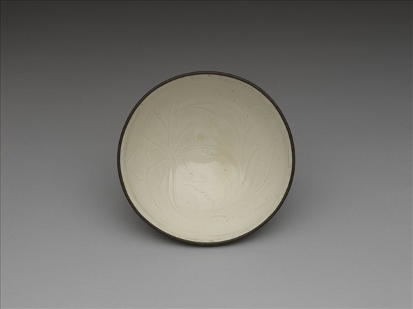 定窯 劃花芍藥小碗