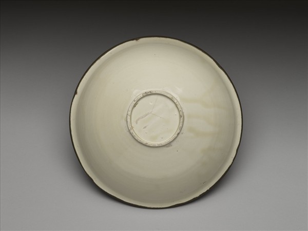 定窯 劃花蓮花葵口碗