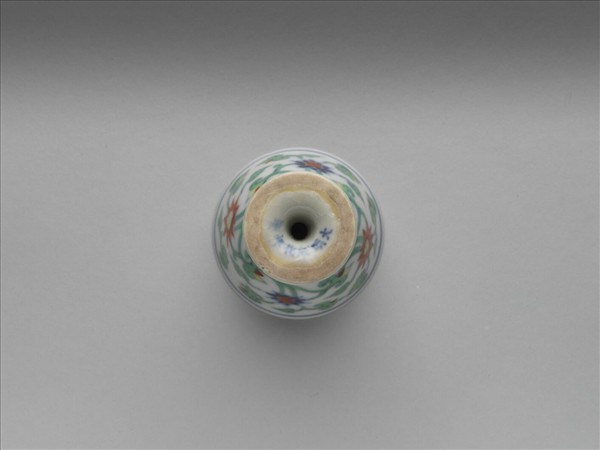 鬥彩花卉紋高足杯