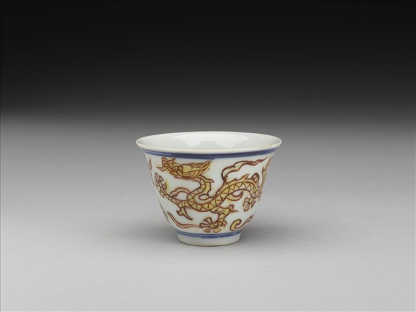 紅黃彩雙龍紋杯