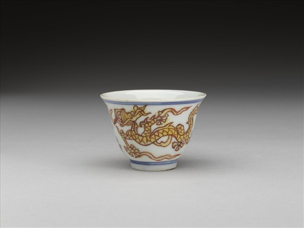 紅黃彩雙龍紋杯