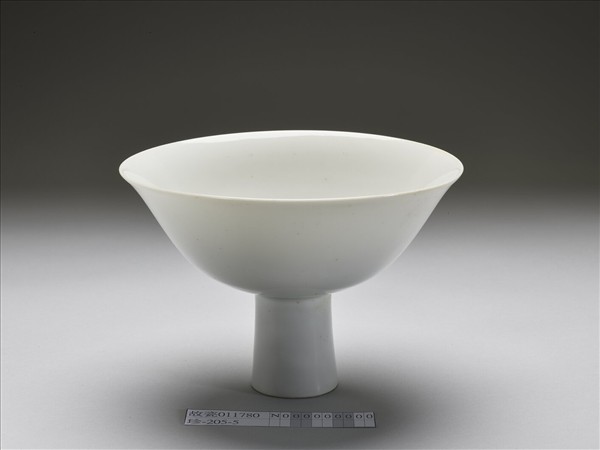 青花花鳥紋高足碗