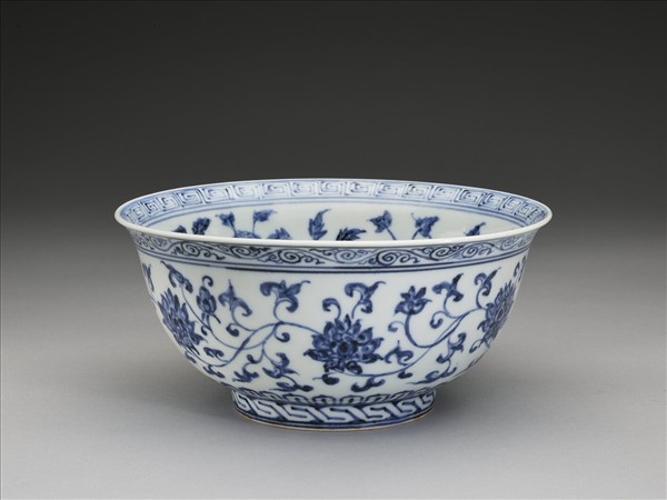 青花四季花卉紋碗