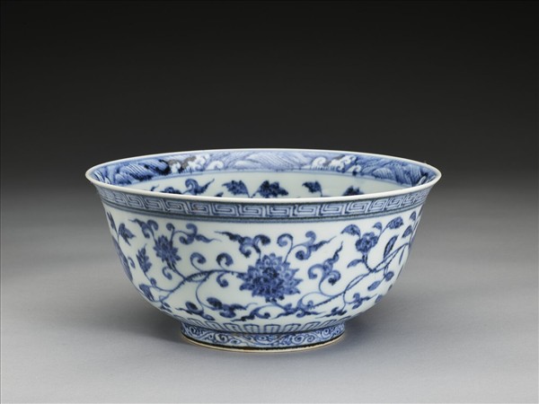 青花四季花卉紋碗