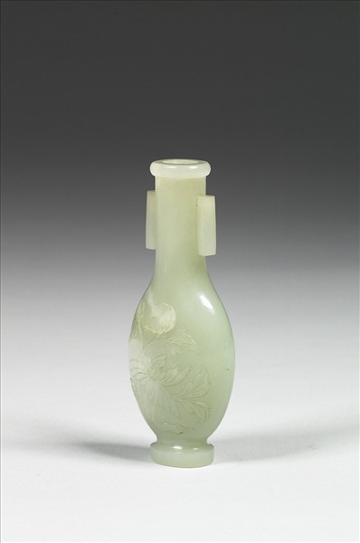 玉雕菊花貫耳瓶