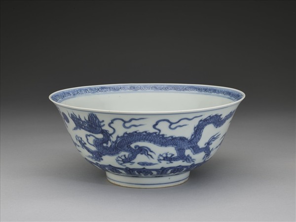 青花雙龍戲珠紋碗