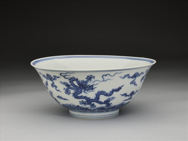 青花壽山福海五龍紋碗