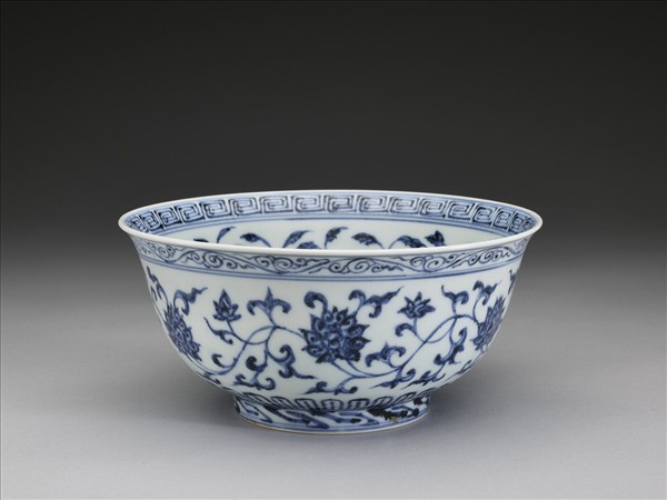 青花四季花卉紋碗