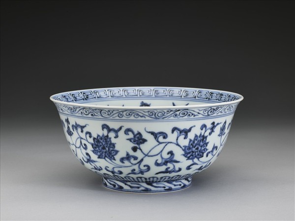青花四季花卉紋碗