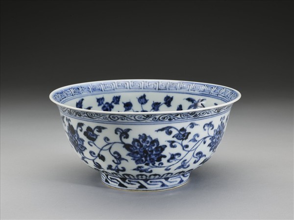 青花四季花卉紋碗