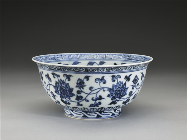 青花四季花卉紋碗