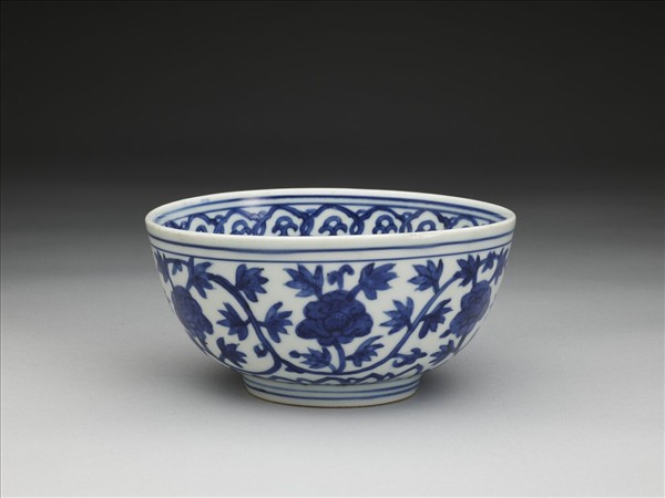 青花牡丹紋碗