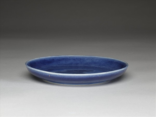 霽青釉暗龍紋盤