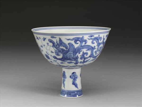青花夔龍紋高足碗