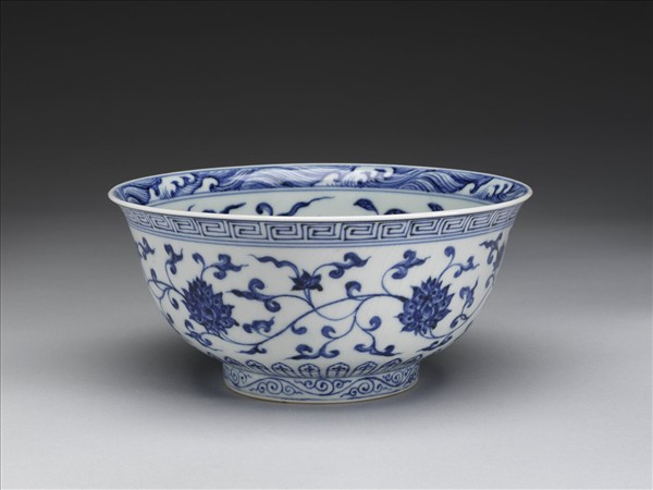 青花四季花卉紋碗
