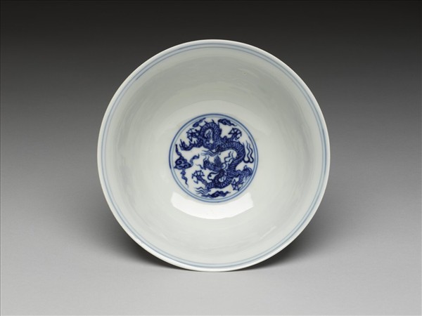 青花壽山福海龍紋碗