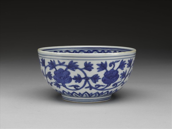 青花牡丹紋碗