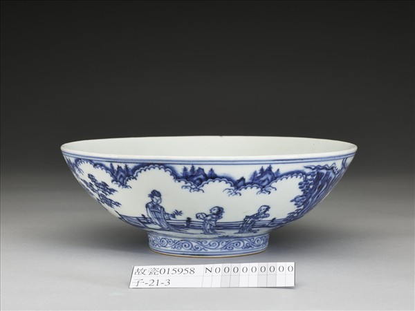 青花山水仕女圖碗