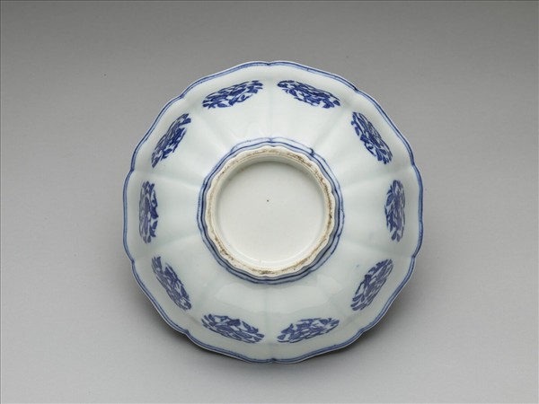 官窯 青花團果牡丹花式碗