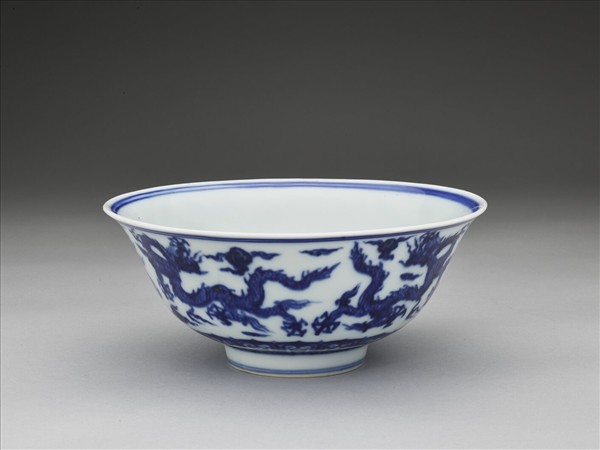 官窯 青花六龍紋碗